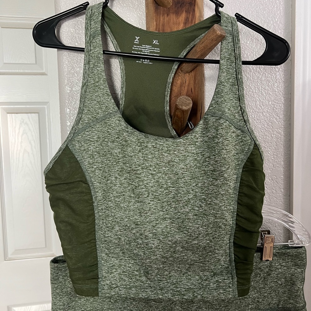 Xersion workout set - Picture 3 of 4